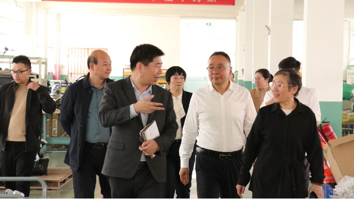 資訊|臨沂市商務局黨組成員、副局長莊金才一行蒞臨百華鞋業調研指導