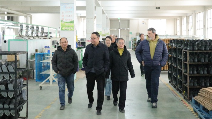 資訊|意大利RSA蒞臨百華鞋業洽談項目并成功簽約！