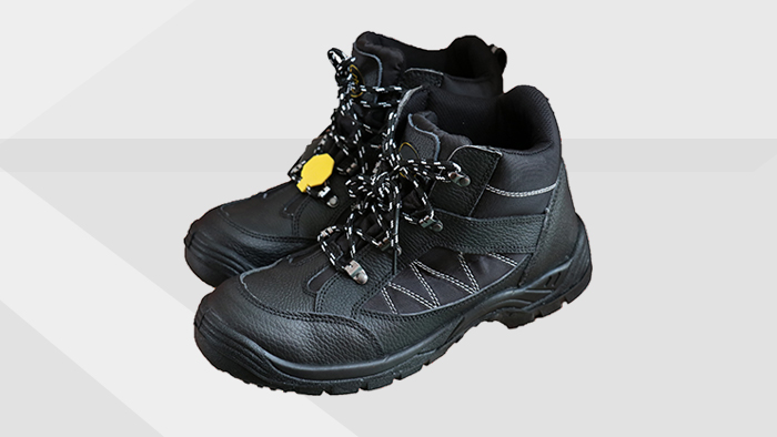 百華鞋業(yè)丨英國(guó)品牌十萬(wàn)余雙防砸安全鞋訂購(gòu)案例