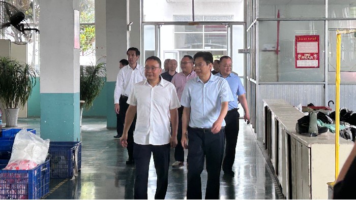 山東省發展改革委到百華鞋業走訪調研