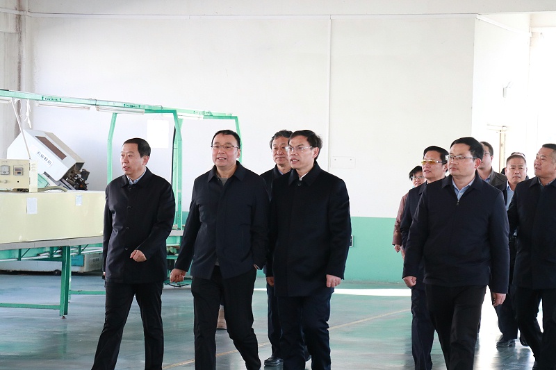 沂南縣委書記侯占夫百華鞋業(yè)調(diào)研指導