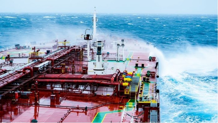 在海上平臺(tái)工作勞保鞋怎么選，才能讓人放心，答案來了！